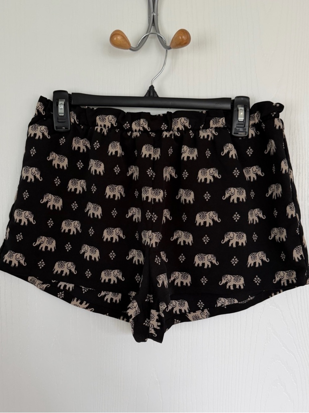 Forever 21 elephant print‎ black beige pull on shorts juniors large boho